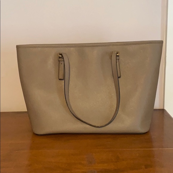 Michael Kors tote - Picture 2 of 3